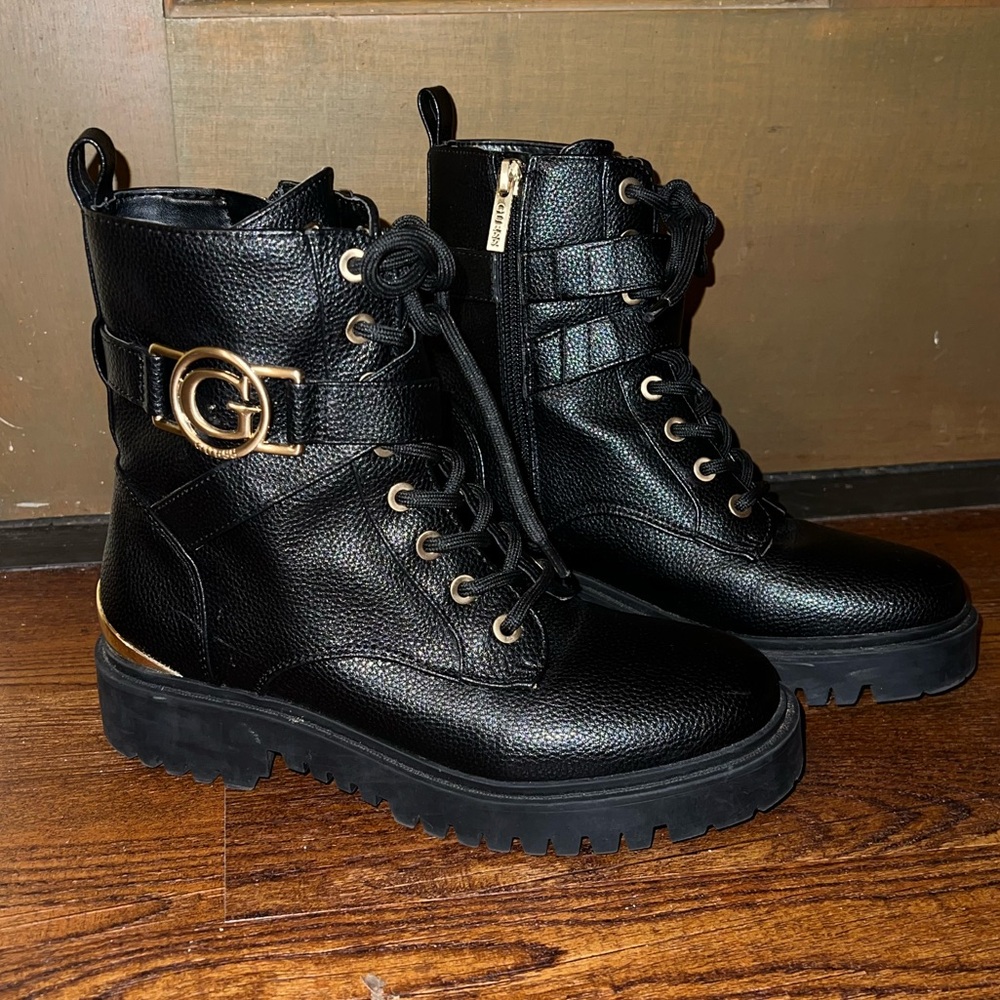 Guess Black Leather Gold Accent Lace Up Zip Moto Combat Ankle Boots Size 6.5 - Picture 7 of 13